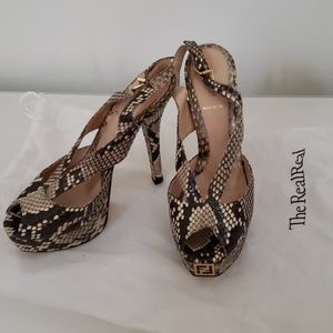 Fendi Snake Print 5.75 " heels